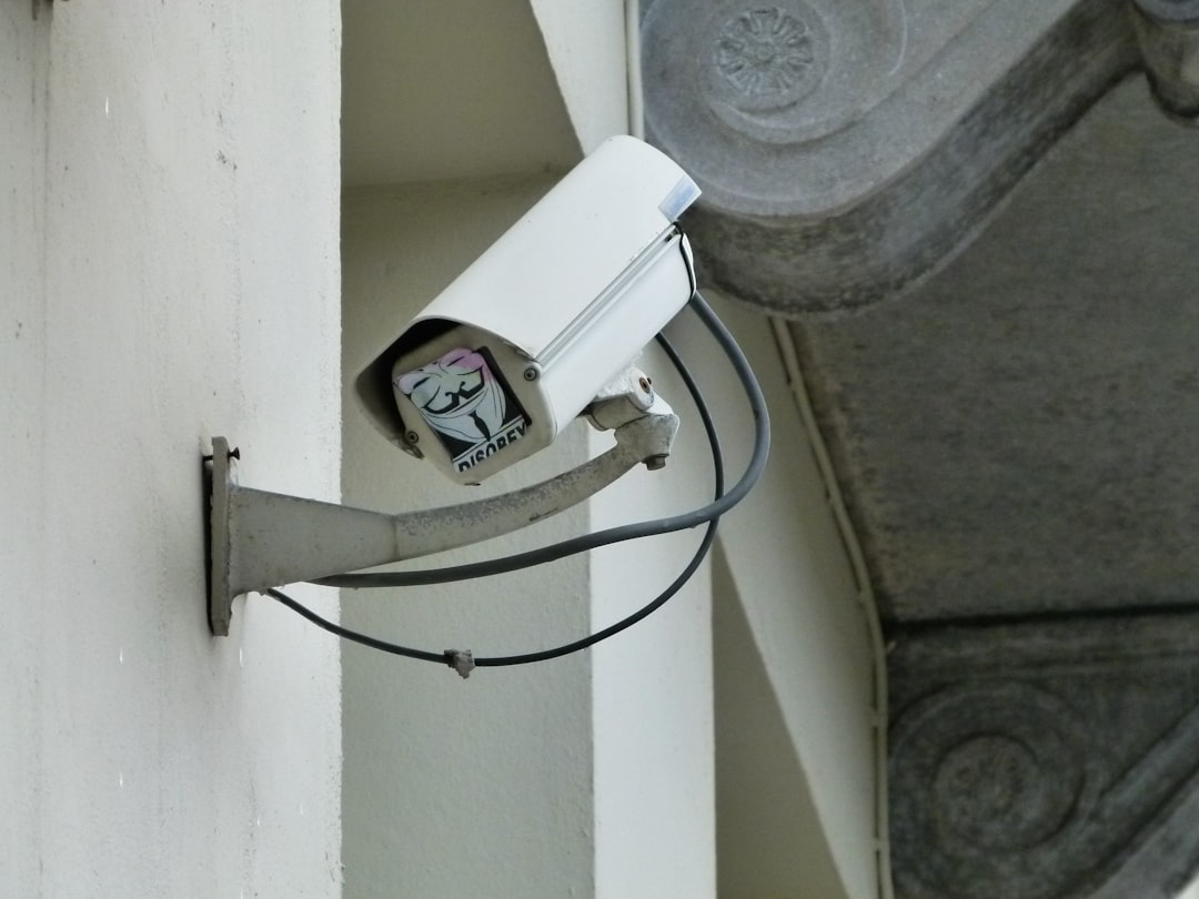 white-surveillance-camera-rajewwcgxoc